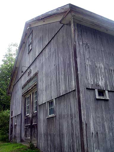 Gray barn.jpg